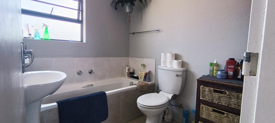 2 Bedroom Property for Sale in Muizenberg Western Cape